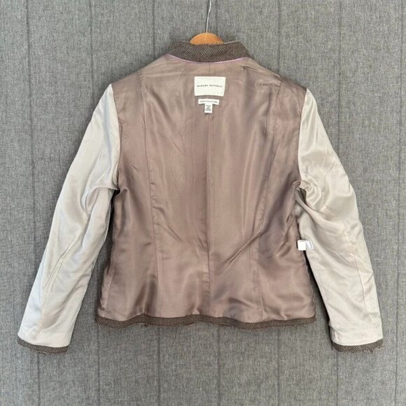 Banana Republic Taupe Ivory Wool Blend Herringbone Tweed 3D Floral Blazer 12 P - Picture 12 of 16